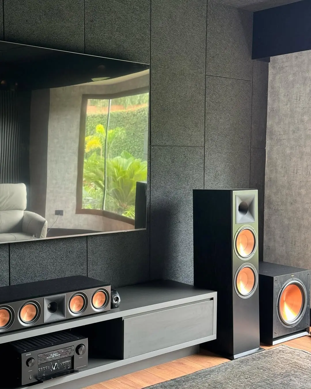 Tratamiento Acustico y Sistema Dolby Atmos 7.1 @klipschaudio @denonofficial @samsungpy para Cine en Residencia.